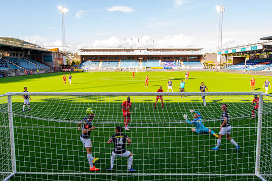 Niklas Gunnarsson of Strømsgodset clears the ball