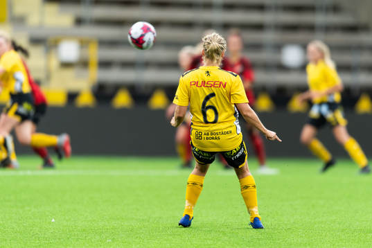 Elfsborgs Linda Westberg Carlsson lägger frispark
