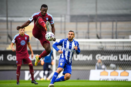 IFK Göteborgs Sargon Abraham och Malmö FFs Bonke Innocent