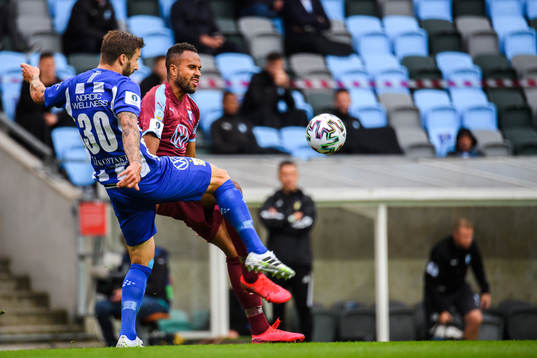 IFK Göteborgs Mattias Bjärsmyr och Malmö FFs Isaac Kiese