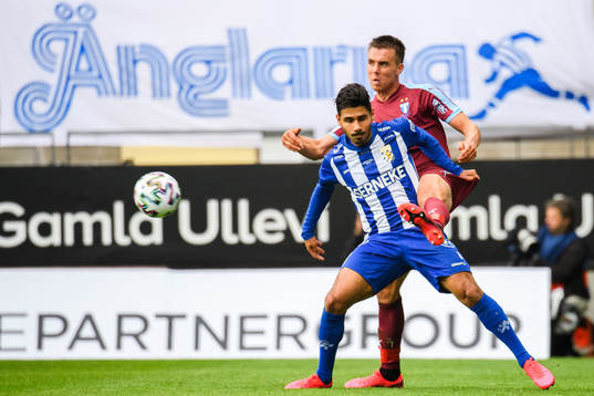 Malmö FFs Jonas Knudsen och IFK Göteborgs Hosam Aiesh