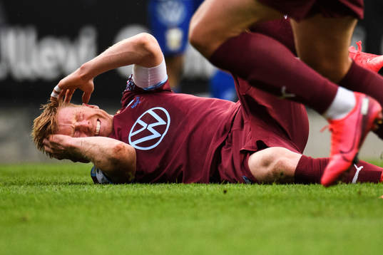 Malmö FFs Anders Christiansen har ont