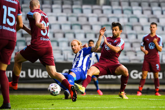 IFK Göteborgs Alexander Farnerud gör 2-1 framför Malmö