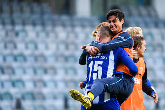 IFK Göteborgs spelare jublar