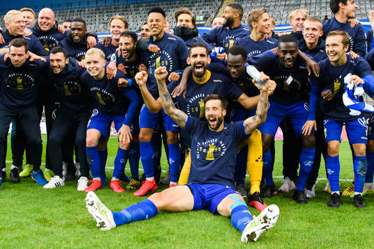 IFK Göteborgs spelare jublar med Mattias Bjärsmyr