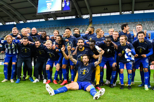 IFK Göteborgs spelare jublar med Mattias Bjärsmyr
