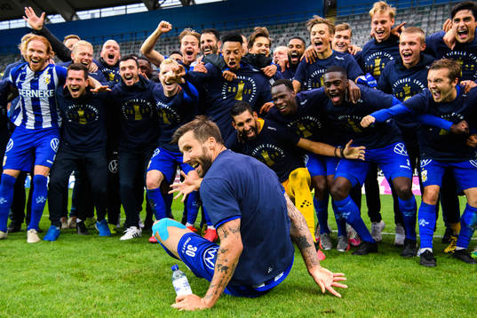 IFK Göteborgs spelare jublar med Mattias Bjärsmyr