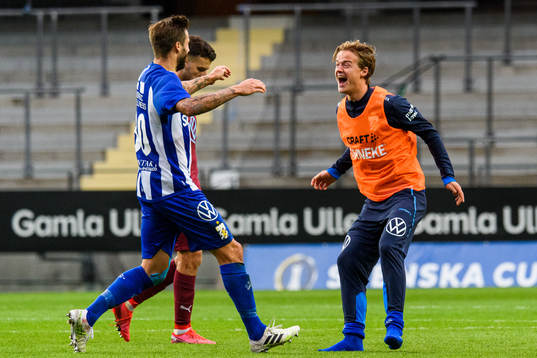 IFK Göteborgs August Erlingmark jublar med Mattias