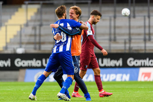 IFK Göteborgs August Erlingmark kramar om Mattias