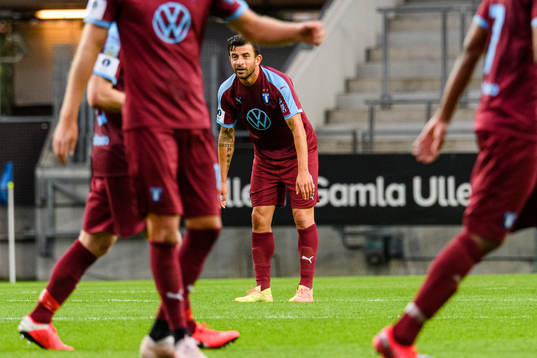 Malmö FFs Behrang Safari deppar