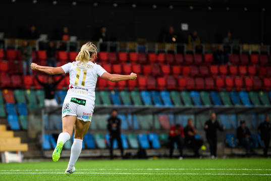 Rosengårds Mimmi Larsson jublar