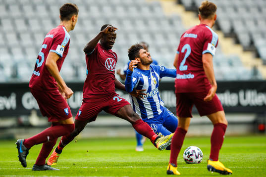 Malmö FFs Bonke Innocent och IFK Göteborgs Hosam Aiesh