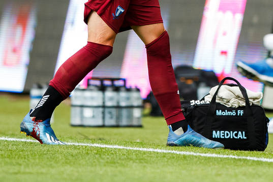Malmö FFs Sören Rieks lämnar planen