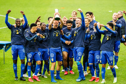 IFK Göteborgs spelare jublar