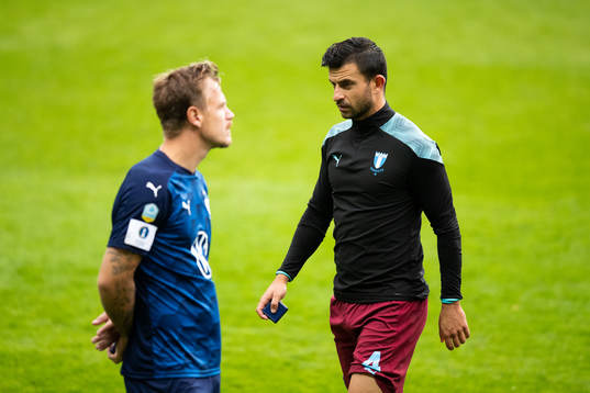 Malmö FFs Behrang Safari och målvakt Johan Dahlin deppar