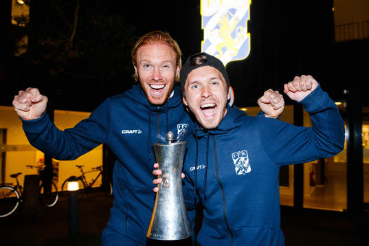 Bläddra bland fler bilder av Fotboll, Svenska Cupen, Final, IFK Göteborg, Guldfirande