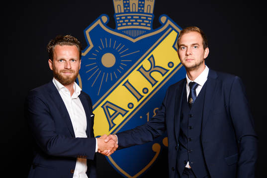 s sportchef Henrik Jurelius med Bartosz Grzelak som