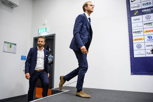 s sportchef Henrik Jurelius med Bartosz Grzelak som