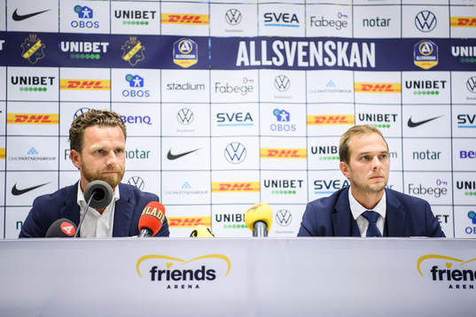 s sportchef Henrik Jurelius med Bartosz Grzelak som
