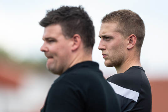 Klippans tränare Emil Bengtsson och assisterande tränare
