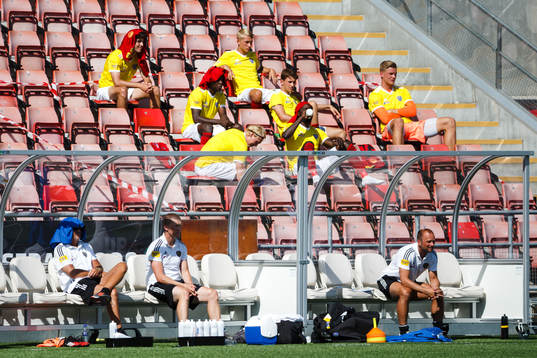 Falkenbergs spelare på bänken