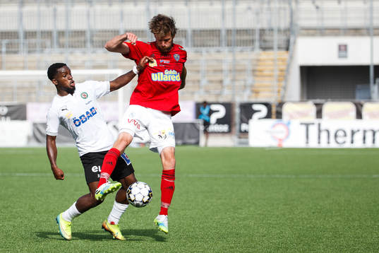 Örebros Kevin Wright och Falkenbergs Karl Söderström