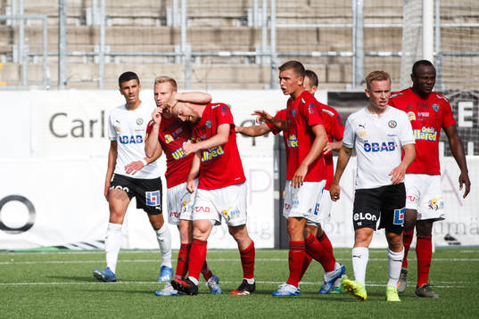 Falkenbergs Christoffer Carlsson jublar
