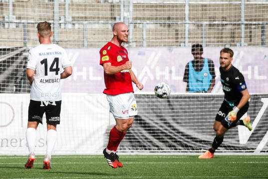 Falkenbergs Christoffer Carlsson jublar