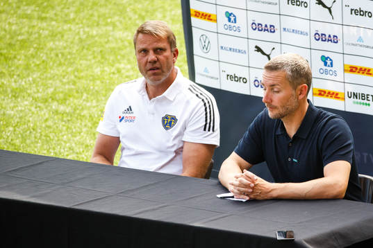 Falkenbergs tränare Hasse Eklund och Örebros tränare