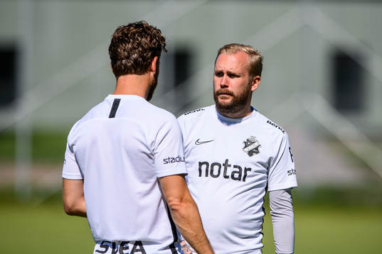 s tränare Bartosz Grzelak och och assisterande tränare
