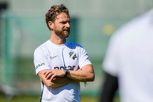 s tränare Bartosz Grzelak