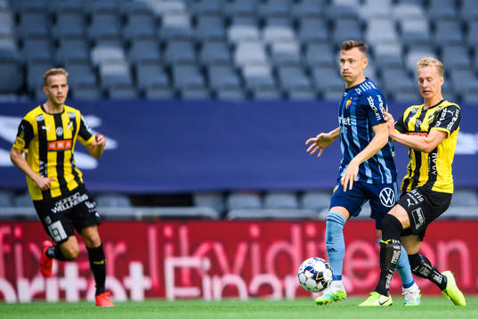 Djurgårdens Fredrik Ulvestad och Häckens Gustav Berggren
