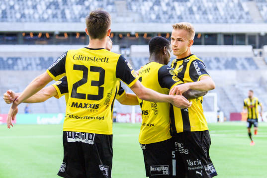 Häckens Jasse Tuominen jublar