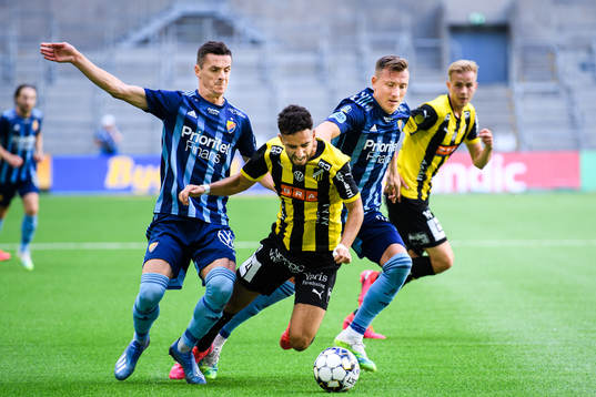 Djurgårdens Haris Radetinac och Fredrik Ulvestad i en kamp