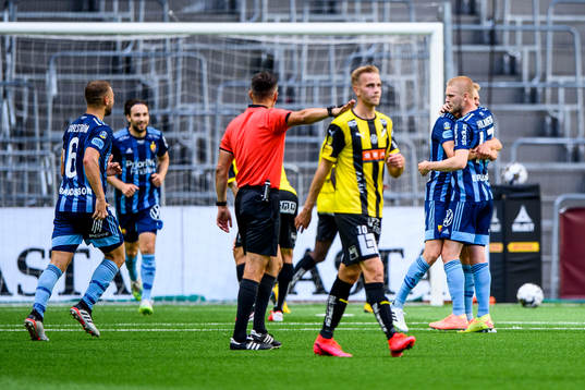 Djurgårdens Kalle Holmberg jublar