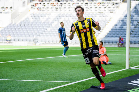 Häckens Patrik Wålemark jublar