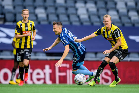 Djurgårdens Fredrik Ulvestad och Häckens Gustav Berggren