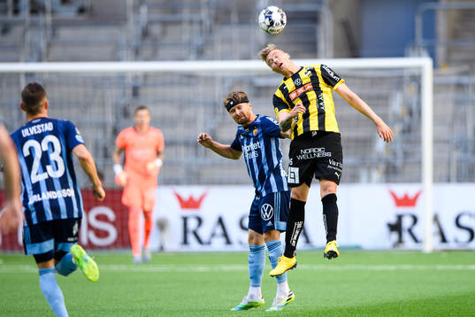 Djurgårdens Jacob Une Larsson och Häckens Alexander