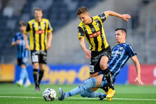 Häckens Leo Bengtsson och Djurgårdens Haris Radetinac