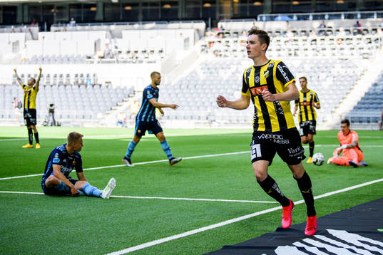 Häckens Patrik Wålemark jubla