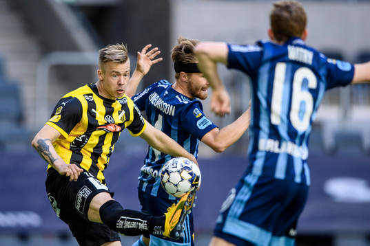 Häckens Alexander Söderlund och Djurgårdens Jacob Une