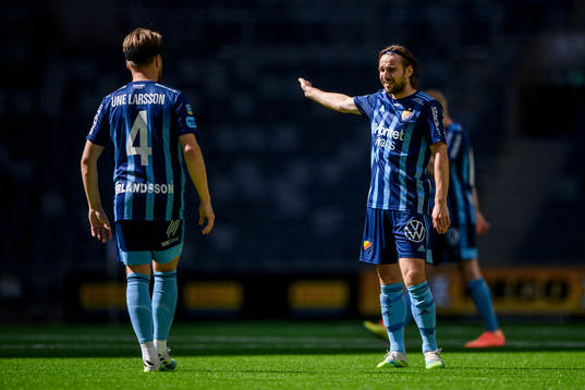 Djurgårdens Jacob Une Larsson och Kevin Walker