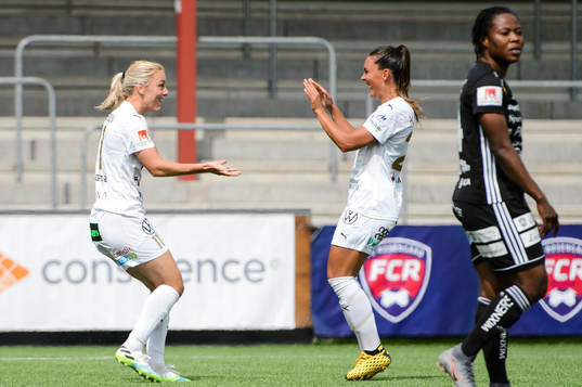 Rosengårds Mimmi Larsson och Johanna Rytting Kaneryd jublar