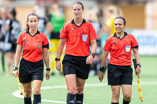 Domarna Selma Griberg, Lovisa Johansson och Jilan Taher
