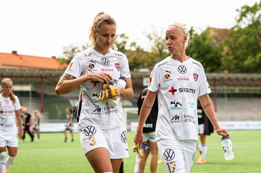 Rosengårds Nathalie Björn och Caroline Seger