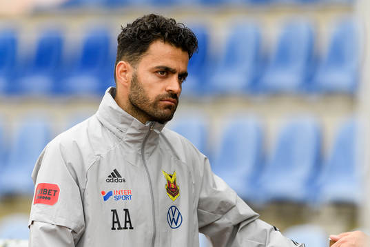 Östersunds tränare Amir Azrafshan före fotbollsmatchen i