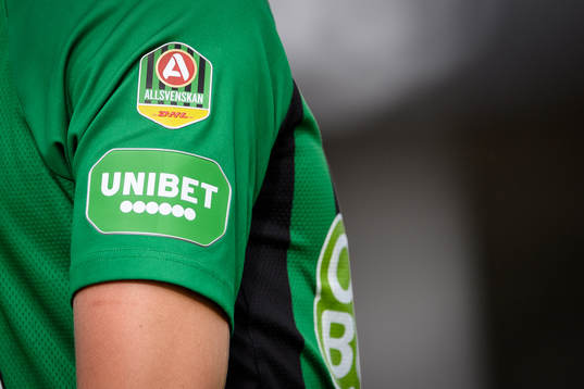 Unibet och allsvenskan logo på en tröja