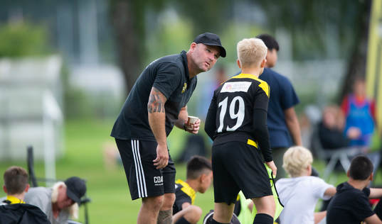 IFK Hässleholms ledare Daniel Flink i matchen mellan IFK