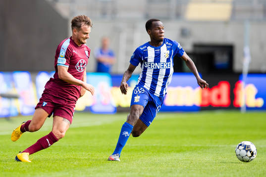Malmö FFs Eric Larsson och IFK Göteborgs Alhassan Yusuf