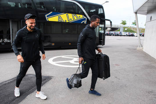 s Panajotis Dimitriadis och Henok Goitom